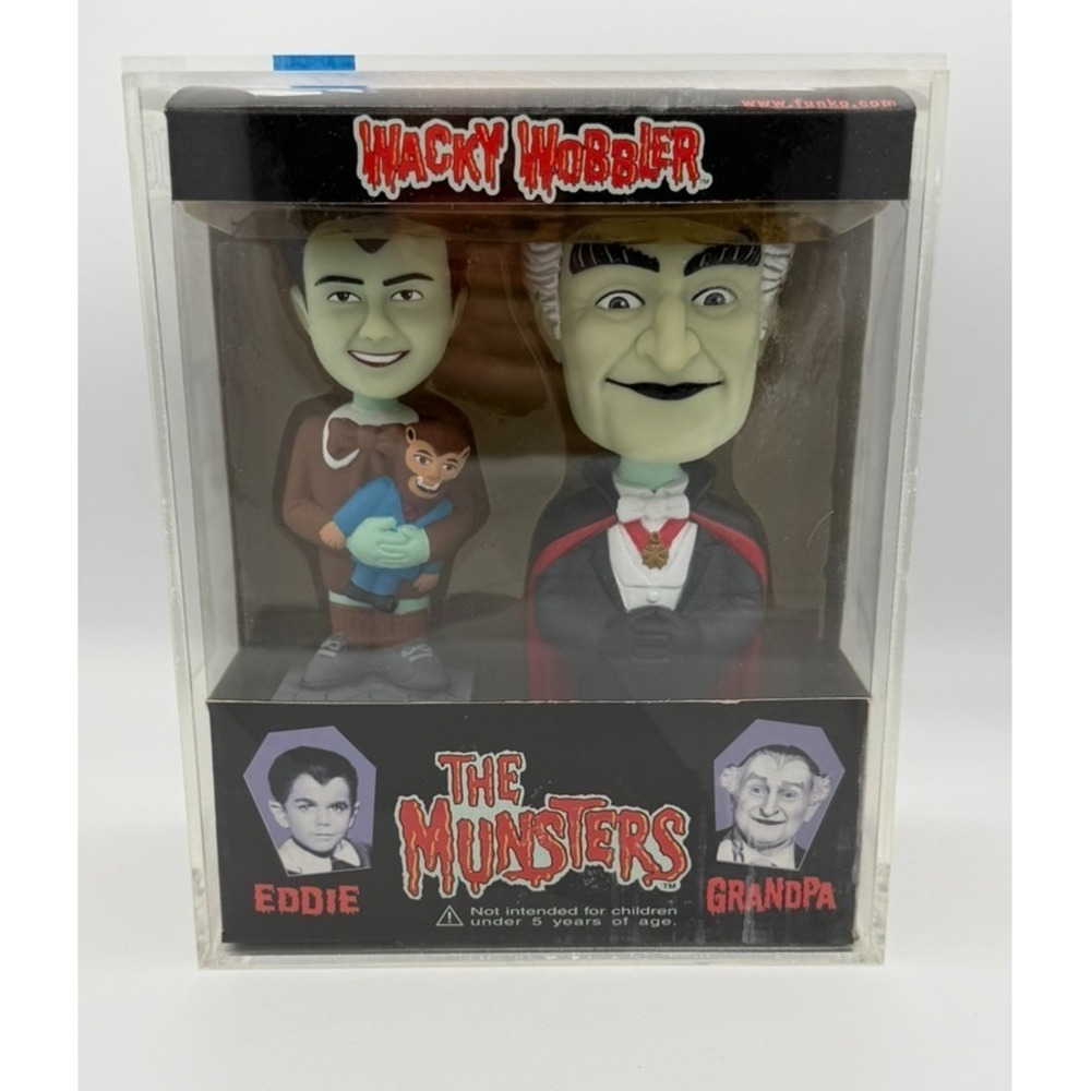 Funko Wacky Wobbler The Munsters Eddie & Grandpa Bobblehead Set Protector Case
